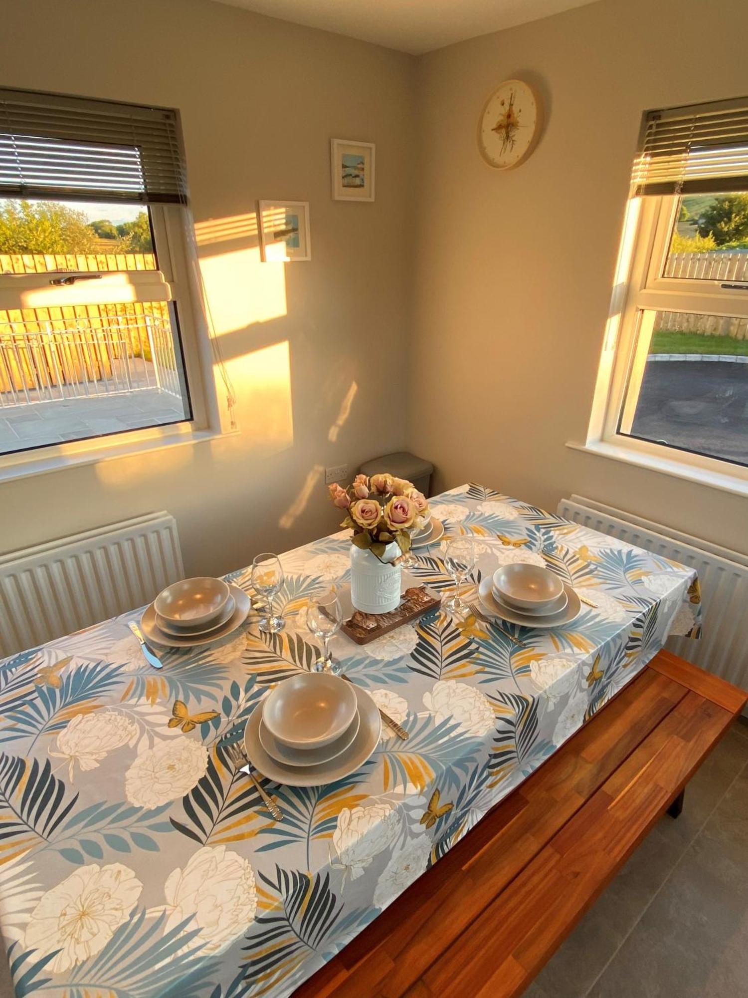 The Gate Lodge At Dunnanew - 4 Star- Sleeps 5 Seaforde エクステリア 写真